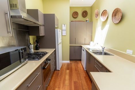 Photo of property in 16 Fortunatus Street, Brooklyn, Wellington, 6021