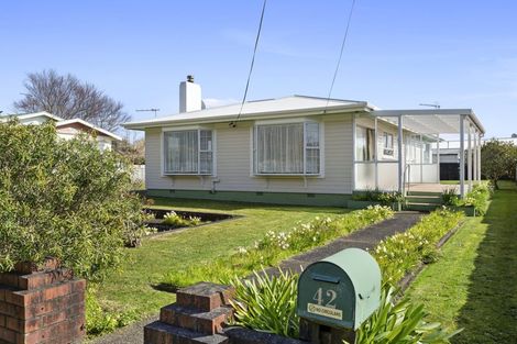 Photo of property in 42 Queens Road, Glen Avon, New Plymouth, 4312