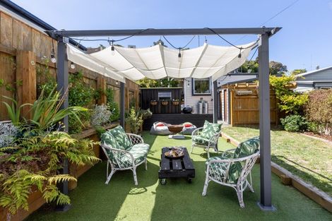 Photo of property in 18 Chaucer Road, Hospital Hill, Napier, 4110