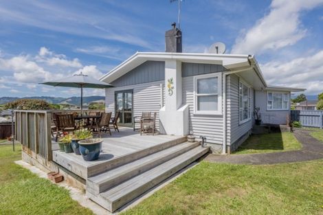 Photo of property in 13 Burn Street, Levin, 5510