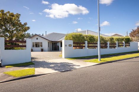 Photo of property in 12 Montrose Place, Highlands Park, New Plymouth, 4312