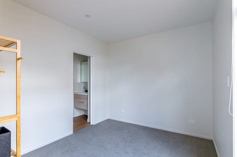 Photo of property in 4/2 Moor Avenue, Te Atatu Peninsula, Auckland, 0610