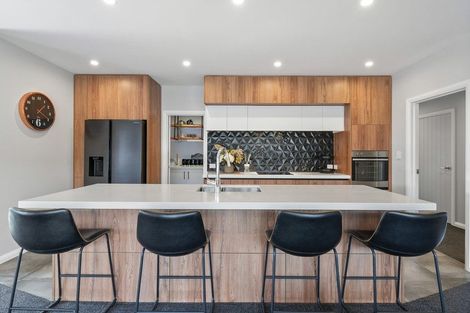 Photo of property in 34 Freedom Drive, Kelvin Grove, Palmerston North, 4414