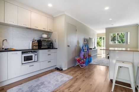 Photo of property in 14 Domain Lane, Mangere Bridge, Auckland, 2022