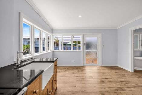 Photo of property in 93 Wood Street, Takaro, Palmerston North, 4410