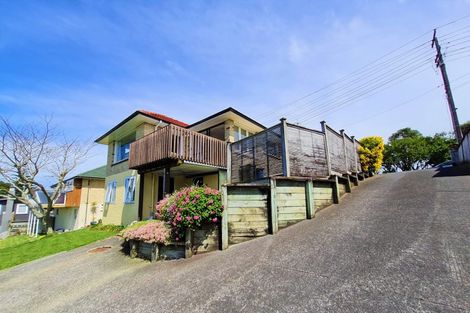 Photo of property in 1/177 Glenfield Road, Hillcrest, Auckland, 0627
