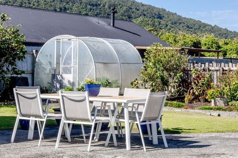 Photo of property in 37 Firth Street, Cobden, Greymouth, 7802