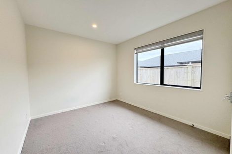 Photo of property in 81 Twin Parks Rise, Papakura, 2110