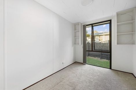 Photo of property in 2/21 Nearco Street, Randwick Park, Auckland, 2105