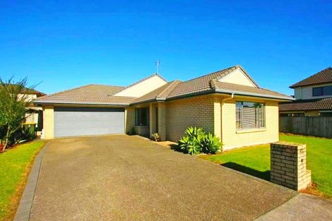 Photo of property in 11 Glanmire Place, Flat Bush, Auckland, 2016