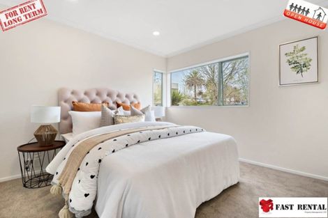 Photo of property in 1/12 Wernham Place, Northcote, Auckland, 0626