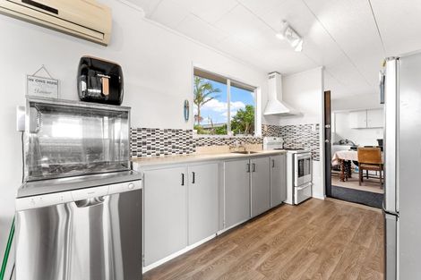 Photo of property in 44 Amorino Drive, Red Beach, 0932