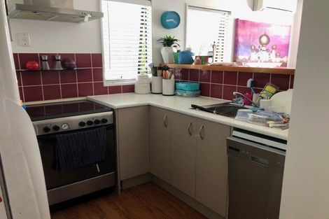 Photo of property in 24 Karamu Street, Te Atatu Peninsula, Auckland, 0610