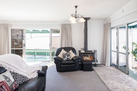 Photo of property in 43 Shortt Street, Foxton Beach, Foxton, 4815