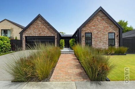 Photo of property in 1 Len Ireland Drive, Kumeu, 0810