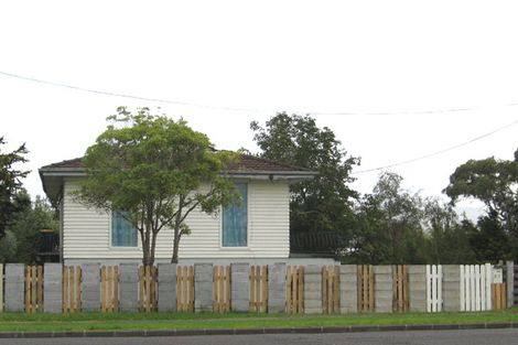 Photo of property in 381 Triangle Road, Henderson, Auckland, 0610