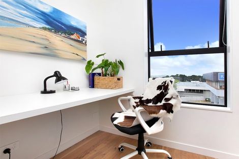 Photo of property in 2/2a Rawene Road, Birkenhead, Auckland, 0626