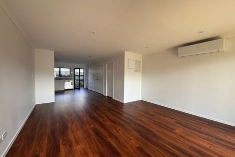 Photo of property in 56d Cyclamen Road, Mangere, Auckland, 2022