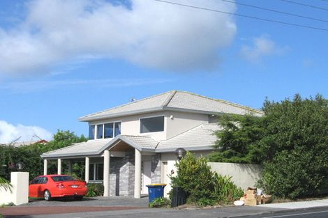 Photo of property in 123a Hobsonville Road, West Harbour, Auckland, 0618