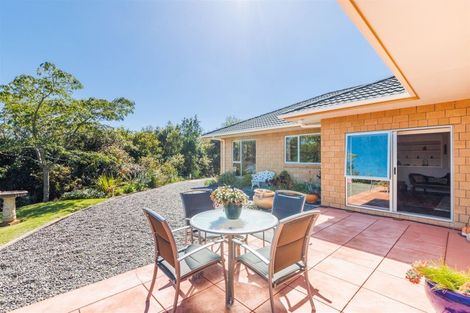 Photo of property in 24 La Lena Grove, Fitzherbert, Palmerston North, 4410