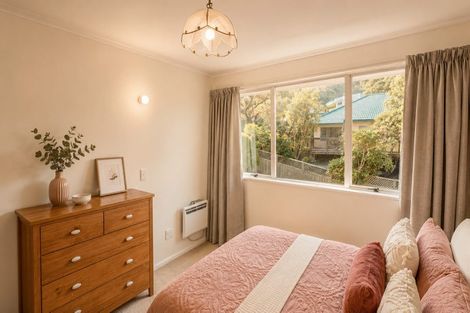Photo of property in 4 Ridvan Grove, Ngaio, Wellington, 6035