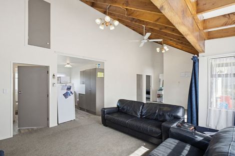 Photo of property in 214 Puriri Street, Castlecliff, Whanganui, 4501