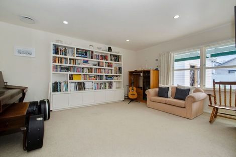 Photo of property in 55 Beach Road, Pahurehure, Papakura, 2113