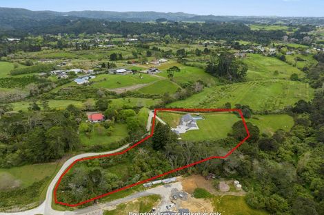 Photo of property in 15 Nola Road, Oratia, Auckland, 0604