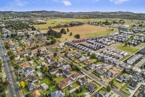 Photo of property in 15 Arimu Road, Papakura, 2110