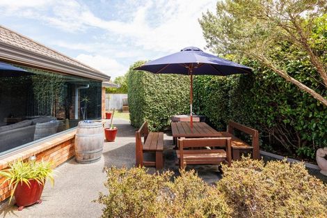 Photo of property in 36 Tennyson Avenue, Kelvin Grove, Palmerston North, 4414