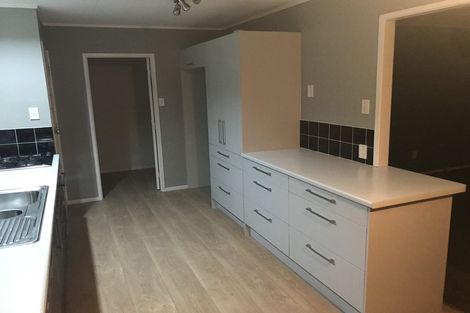 Photo of property in 23 Gibbs Crescent, Red Hill, Papakura, 2110