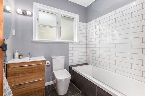 Photo of property in 18 Elphinstone Avenue, Strathmore Park, Wellington, 6022