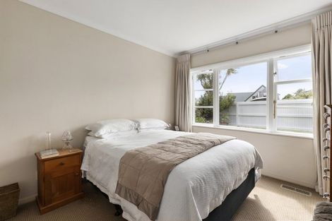 Photo of property in 15 Pelorous Street, Paparangi, Wellington, 6037