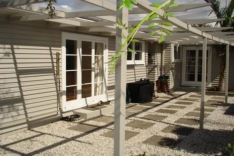 Photo of property in 55 Forrest Hill Road, Milford, Auckland, 0620