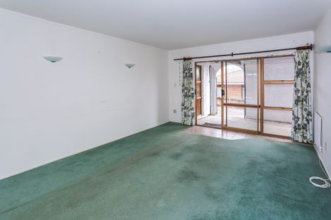 Photo of property in 2/8 Wood Street, Papakura, 2110