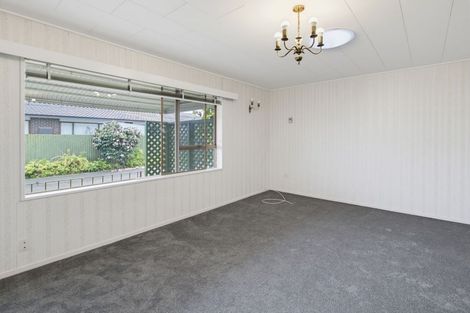 Photo of property in 2/508 Saint Aubyn, Hastings, 4122