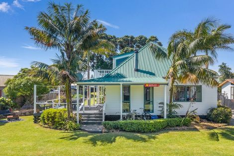 Photo of property in 11 Ohiwa Parade, Ohope, 3121