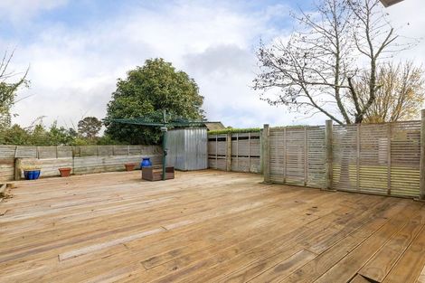 Photo of property in 37 La Lena Grove, Fitzherbert, Palmerston North, 4410
