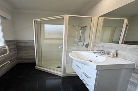 Photo of property in 11 Takanini Road, Takanini, 2112