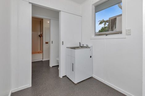 Photo of property in 10 Gannet Place, One Tree Point, 0118