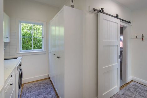 Photo of property in 37 Kiwi Road, Stanley Point, Auckland, 0624