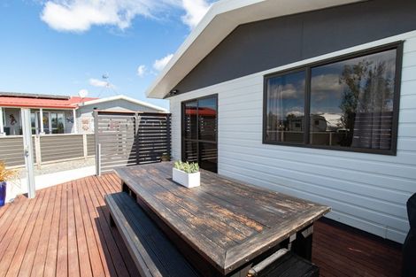 Photo of property in 20 Miller Place, Ngatea, 3503