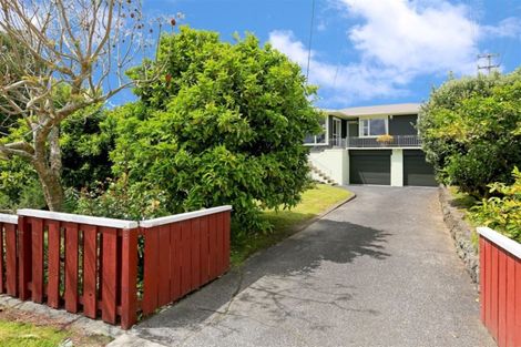 Photo of property in 11 Meadow Crescent, Te Atatu South, Auckland, 0602