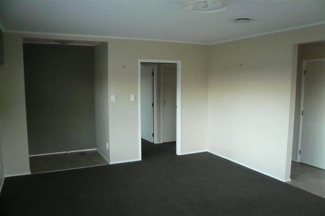 Photo of property in 1/66 Becroft Drive, Forrest Hill, Auckland, 0620