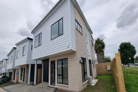 Photo of property in 451a Massey Road, Mangere East, Auckland, 2024