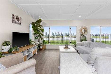 Photo of property in 32 Kaituna Place, Te Awa, Napier, 4110