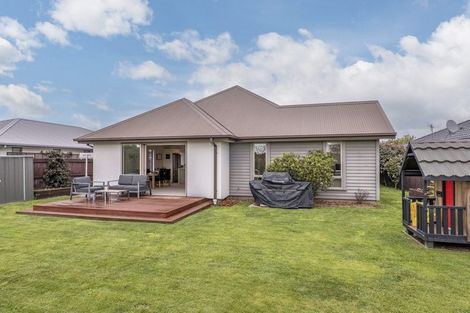 Photo of property in 32 Flaxon Place, Burwood, Christchurch, 8083