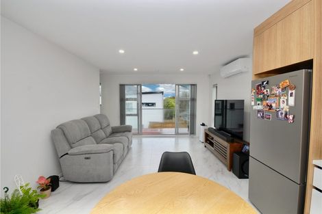Photo of property in 298f Sunset Road, Windsor Park, Auckland, 0632