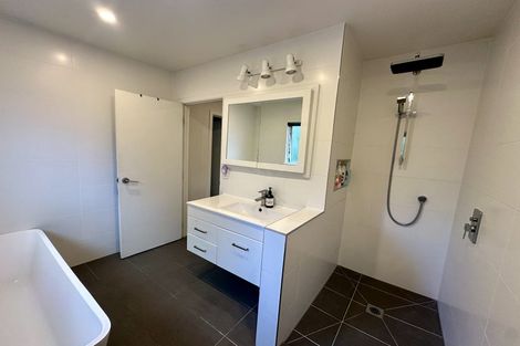 Photo of property in 66 Rimu Street, New Lynn, Auckland, 0600