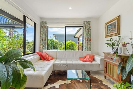 Photo of property in 144 Kupe Drive, Whitianga, 3510